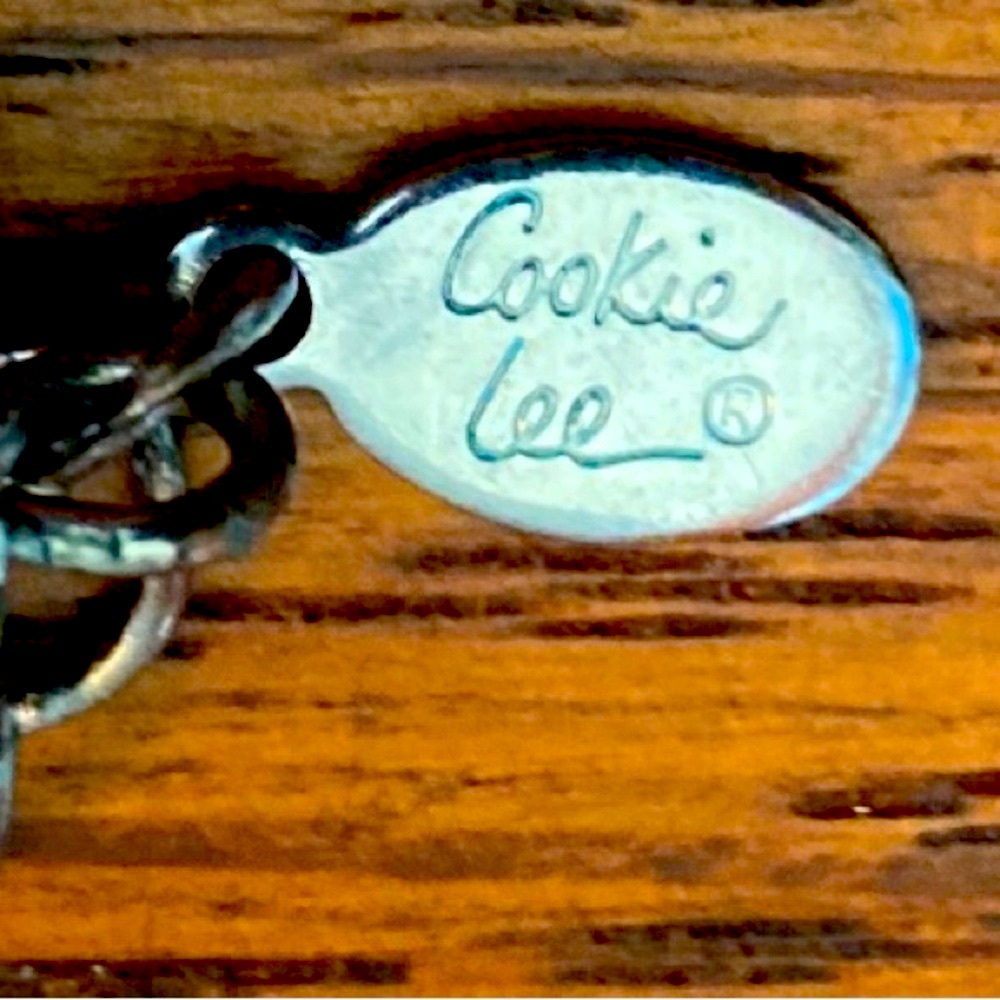 10/$10 cookie Lee Silver and White faux Pearl Necklace - Picture 4 of 4